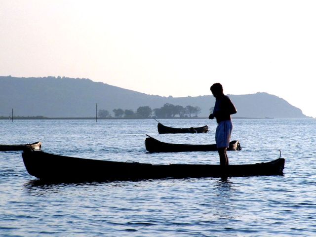 1024px-India_Goa_Chapora_River_Boats.jpg